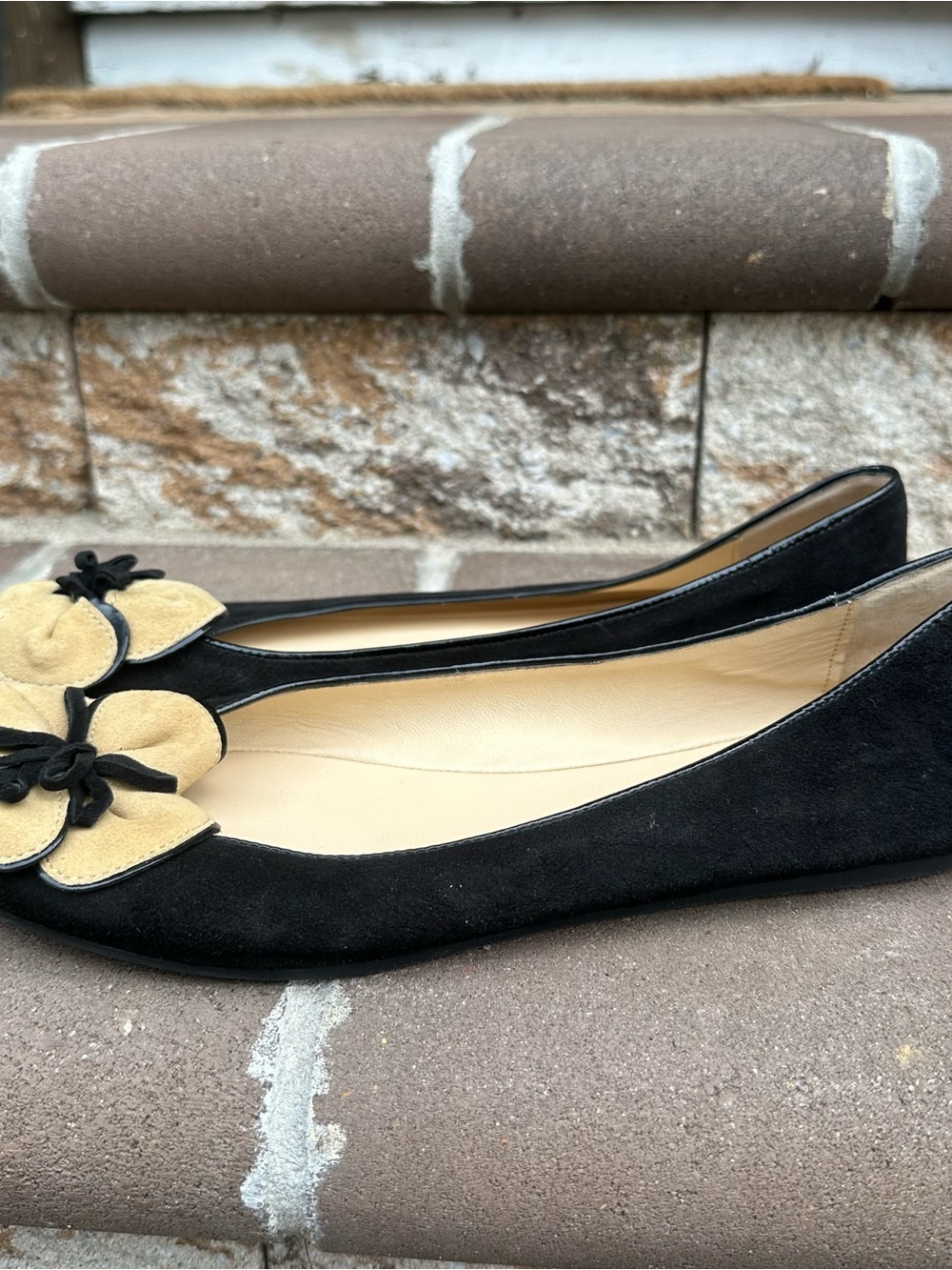 Kate Spade Black Suede Tan Floral Appliqué Slip On Ballet Flats Size 9.5 - Picture 6 of 8